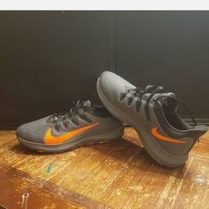 nike quest gray size 7.5 used